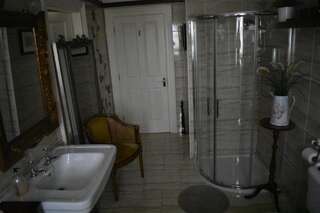 Загородные дома Ballybur Lodge Cuffesgrange Двухместный номер с 1 кроватью и собственной ванной комнатой-9